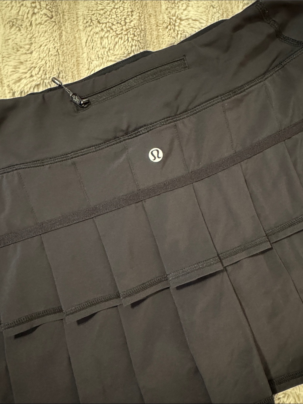 Lululemon size 10 Black Lululemon Pace Setter Skort, such cute back pleats!
